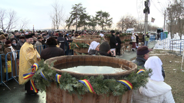 1.500 de galateni au participat la slujba de Boboteaza Imagine