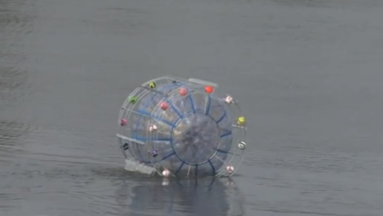 1.600 de kilometri intr-o sfera de plastic. Un american a incercat sa parcurga astfel distanta Florida-Bermude Imagine