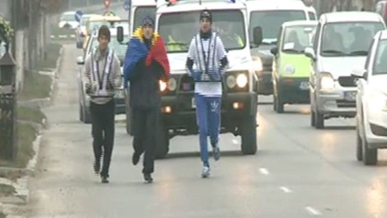 1 DECEMBRIE. Militarii romani „vor desena” o stea pe harta Romaniei Imagine