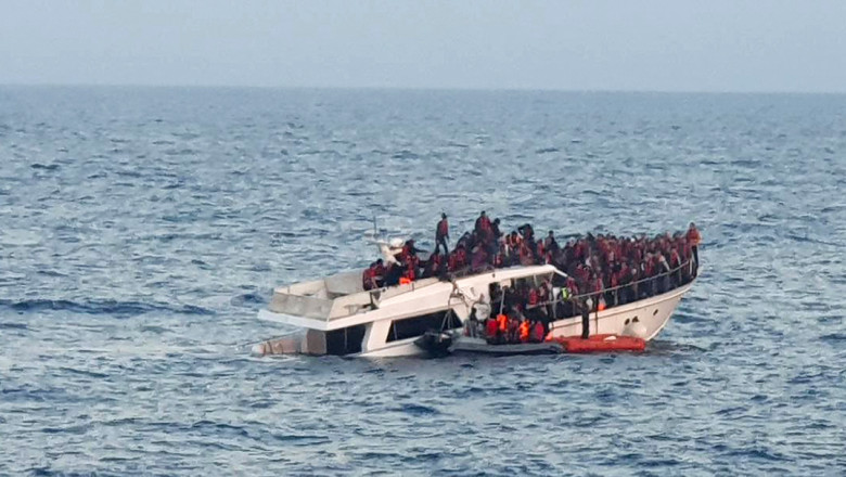 108 migranti au fost salvati de la inec in Marea Mediterana. Tunisia a oprit 6 incercari de trecere ilegala in noaptea de Anul Nou Imagine