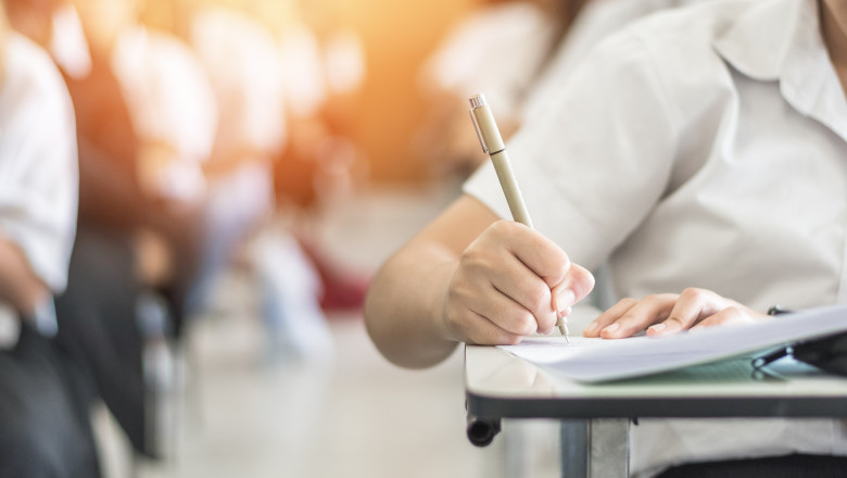 12 dascali din Pascani au ratat concursul de titularizare pentru ca trenurile care ii duceau spre Iasi au avut intarziere Imagine