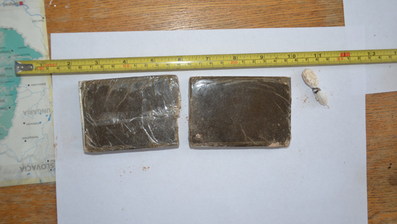 13 locuitori din Bacau si Brasov au fost retinuti sub acuzatia de trafic de droguri Imagine