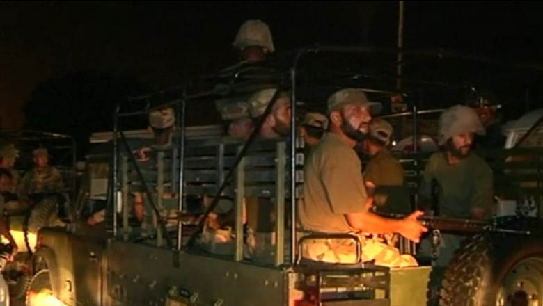 13 morti, dupa un atac asupra celui mai mare aeroport din Pakistan Imagine