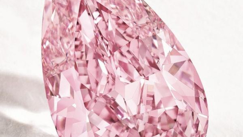 14 milioane de euro pentru un diamant roz Imagine