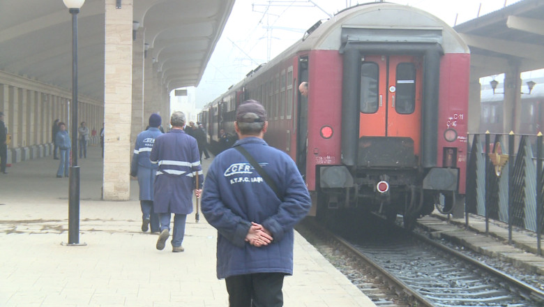 14 trenuri circula suplimentar in perioada sarbatorilor Imagine