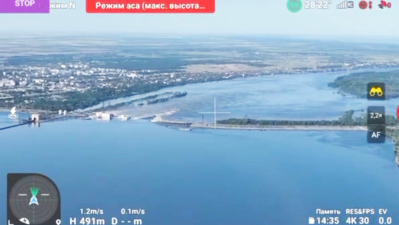 16.000 de oameni ar putea fi afectati de inundatii dupa distrugerea barajului Kahovka. Administratia prezidentiala: Este si un ecocid Imagine