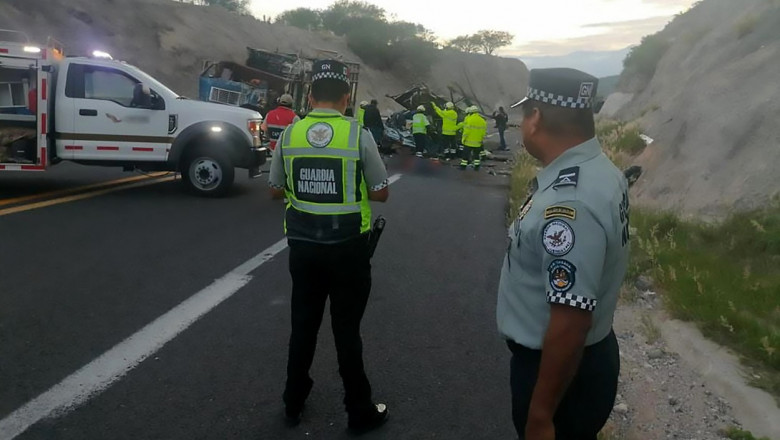 16 morti si 36 de raniti dupa ce un autobuz s-a ciocnit cu un camion pe o autostrada din Mexic Imagine