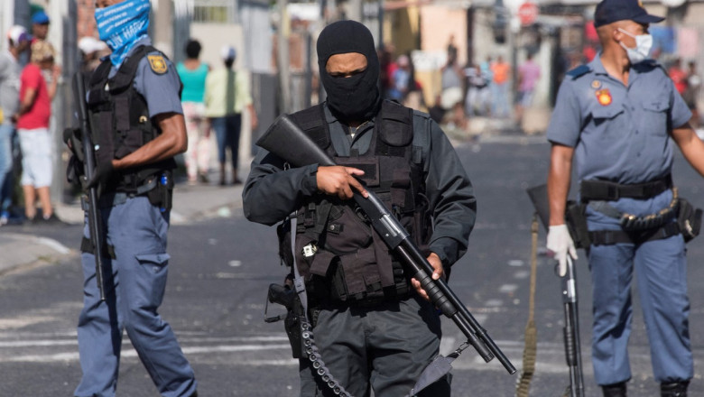 18 persoane au fost ucise de politie in timpul unei tentative de jaf in Africa de Sud. Schimbul de focuri a durat o ora si jumatate Imagine
