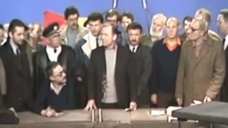 1989 – anul care a schimbat lumea. Romania, ultima piesa a dominoului Imagine