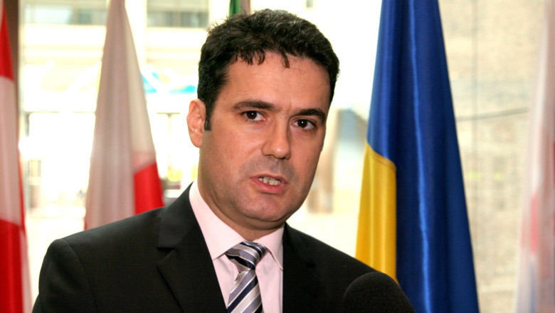 2.000 de elevi in greva japoneza. Ministrul: „Nu stiu despre ce e vorba, trebuie sa fug la Guvern” Imagine