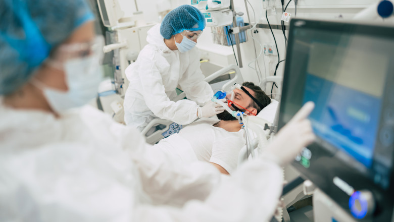 2.000 de noi cazuri COVID pe zi. Rafila spune ca nu se vor introduce mastile sanitare in spatiile aglomerate Imagine