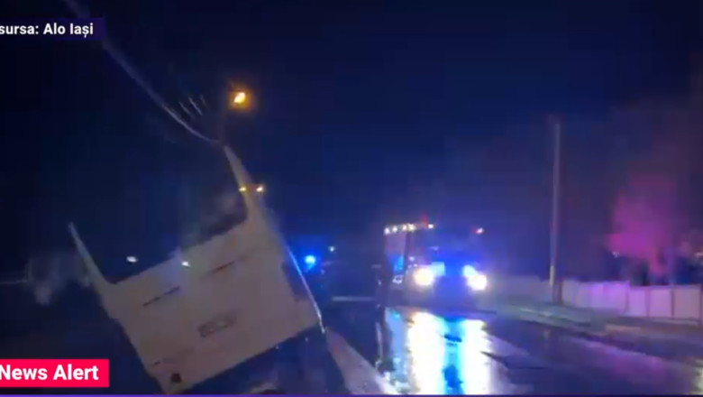 2 morti si 4 raniti dupa un accident in Vaslui/ Un autocar cu 30 de pasageri a ajuns in sant dupa un alt accident la Iasi Imagine