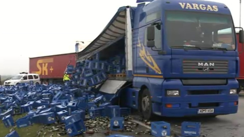 20.000 de sticle de bere, pe soseaua de centura a Lugojului Imagine