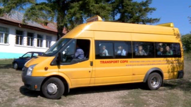 20 de microbuze pentru elevii din Suceava Imagine