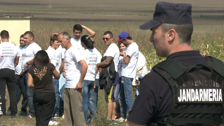 20 de persoane au protestat la penitenciar. Oamenii spun ca nu se respecta drepturile detinutilor  Imagine