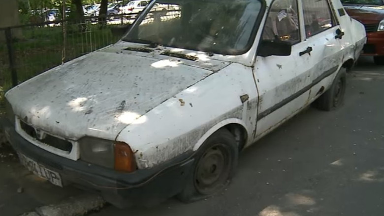 200.000 de masini din Bucuresti sunt abandonate in parcari Imagine