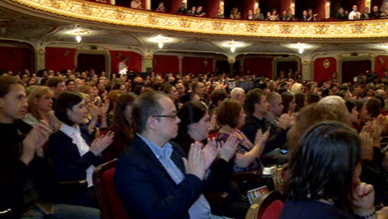 200 de autori, critici literari, oameni de cultura si traducatori din tara si strainatate la prima editie a Festivalului International de Literatura si Traducere  Imagine