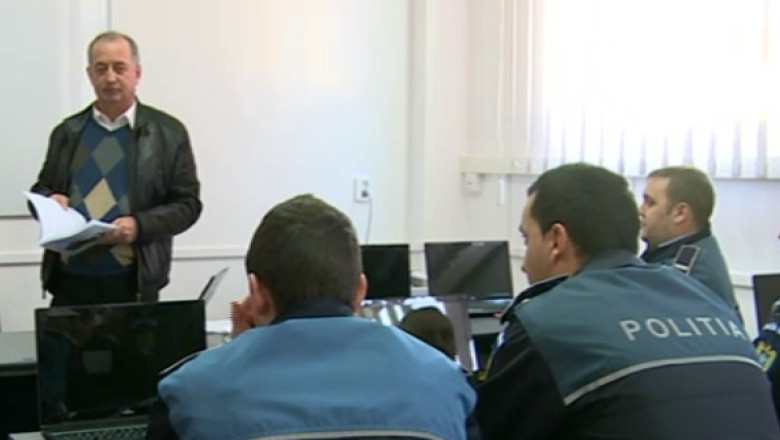 200 de politisti invata limba si traditiile romilor Imagine
