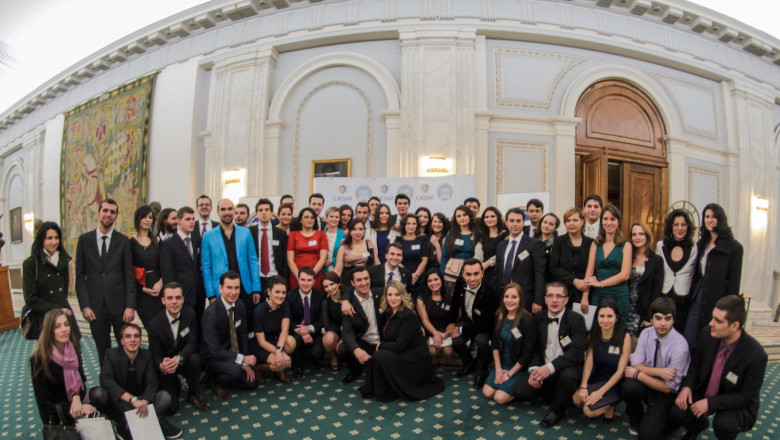 200 de tineri concureaza pentru titlul de Studentul Roman al Anului in Strainatate Imagine