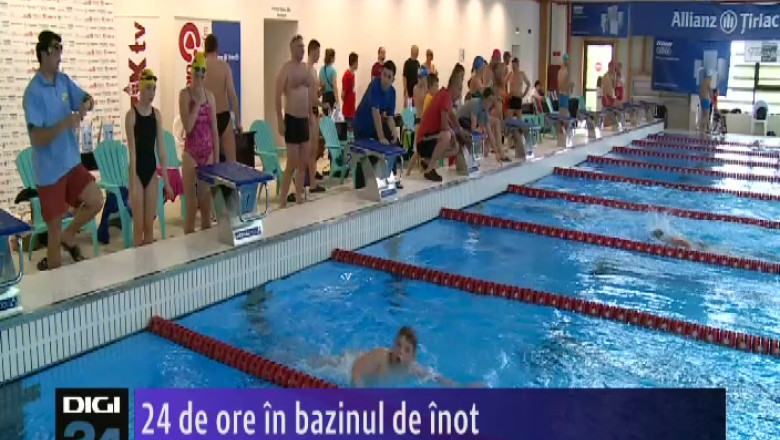 24 de ore in bazinul de inot Imagine