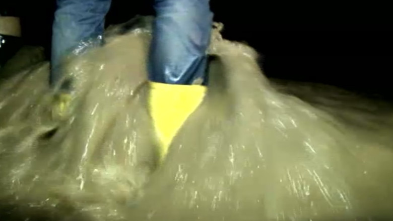 27 de judete, sub cod galben de ploi si vijelii. Localnicii unei comune din judetul Sibiu s-au trezit cu apa in case Imagine