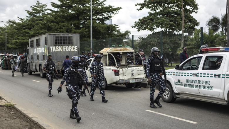 29 de adolescenti din Nigeria ar putea fi condamnati la moarte , dupa ce au fost trimisi in judecata pentru participarea la un protest Imagine