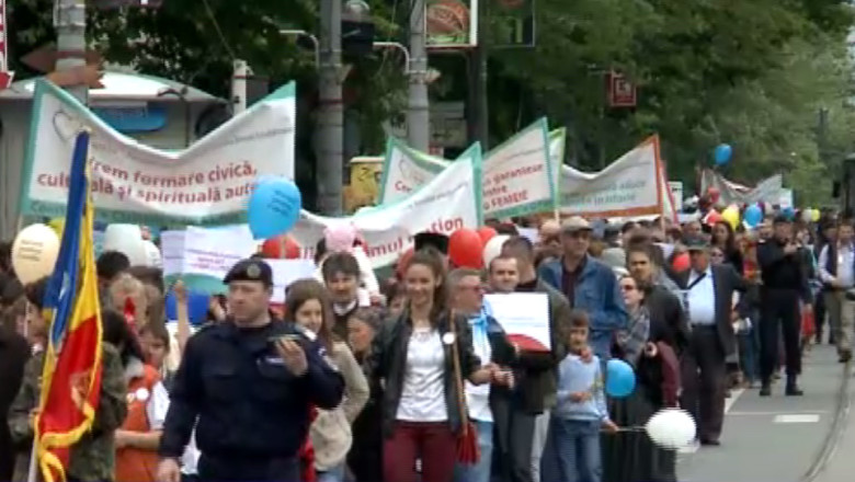 3.000 de persoane s-au adunat la Iasi intr-un mars pentru valorile familiei traditionale Imagine