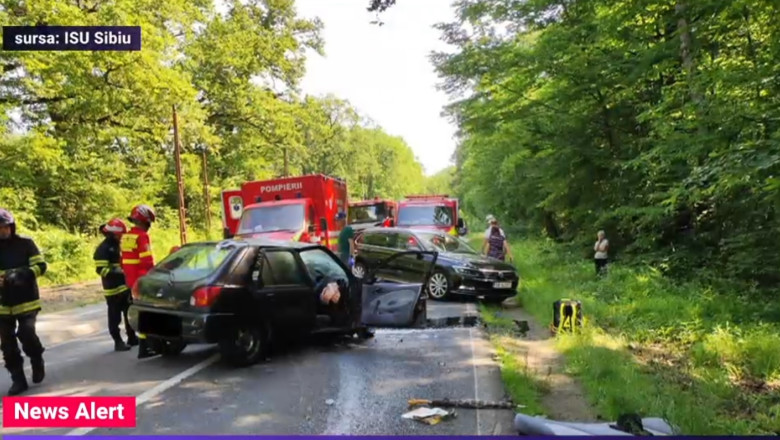 3 oameni au murit iar 2 sunt in stare grava la spital, dupa un accident intre doua masini in judetul Sibiu Imagine