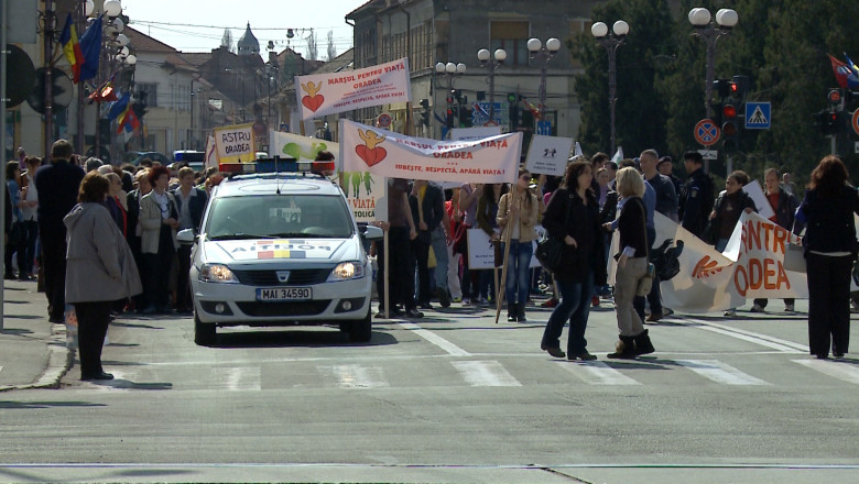 300 de oradeni au marsaluit impotriva avortului Imagine