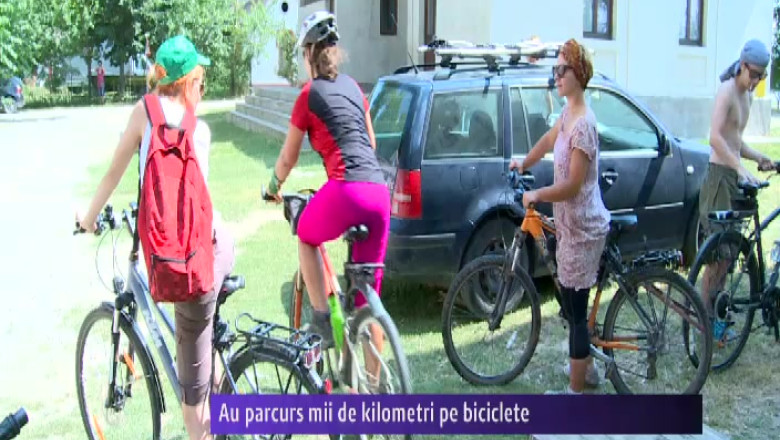 32 de tineri au parcurs mii de kilometri pe biciclete, pe malul Dunarii Imagine