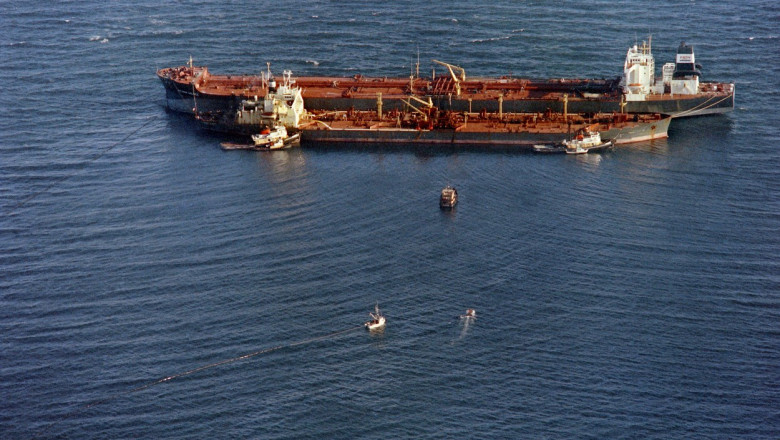 33 de ani de la unul dintre cele mai mari dezastre ecologice provocate de om: Naufragiul Exxon Valdez Imagine