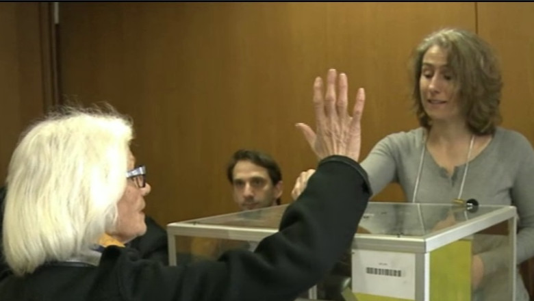 40 de romani vor sa fie primari in Franta Imagine