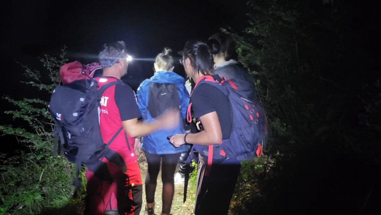 43 de oameni salvati de pe munte, intr-o singura zi. Salvamont Busteni: „Oamenii vin nepregatiti, neantrenati si nu stiu unde merg” Imagine