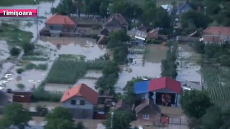 465 de oameni au fost evacuati la Gataia. Semlacu Mic: 59 de case inundate, una prabusita Imagine