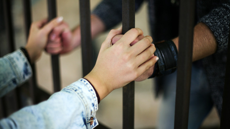5 luni de inchisoare in plus, pentru cateva ore cu iubita. Un tanar din Cluj va plati cu libertatea timpul petrecut cu prietena Imagine