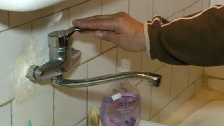 50.000 de familii din Bacau, fara apa potabila de aproape 24 de ore Imagine