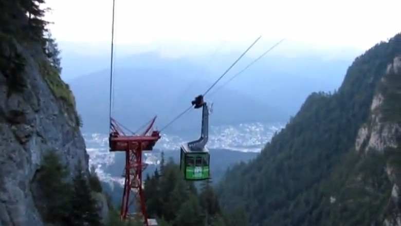 50.000 de turisti cazati la munte. La telecabina de la Busteni s-a stat la coada si patru ore Imagine