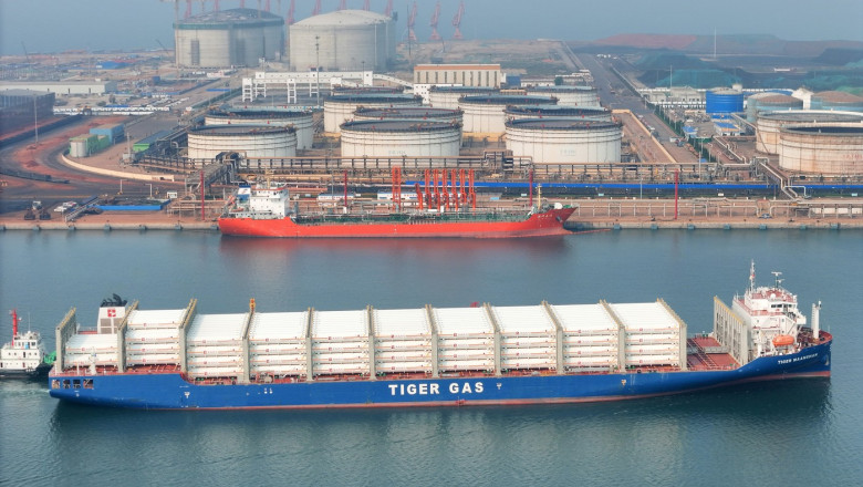 500.000 de tone de produse petroliere rusesti sunt blocate pe mare in urma sanctiunilor SUA Imagine