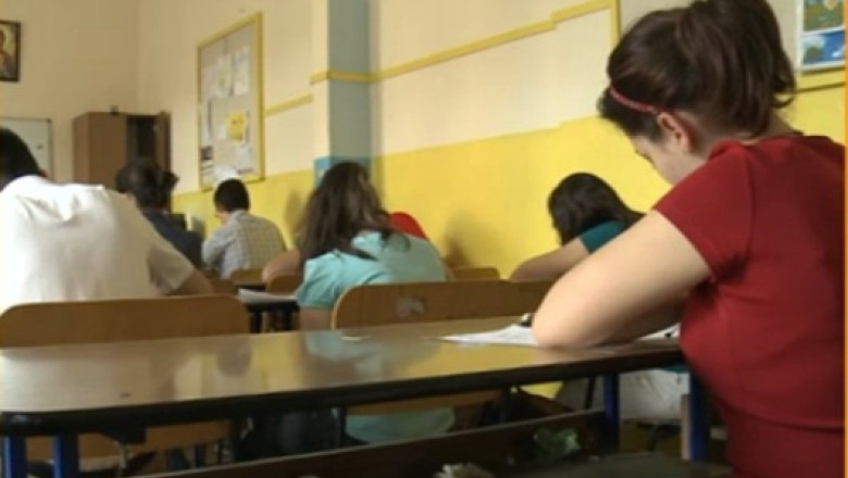 55.000 de elevi vor sustine astazi prima proba a bacalaureatului Imagine