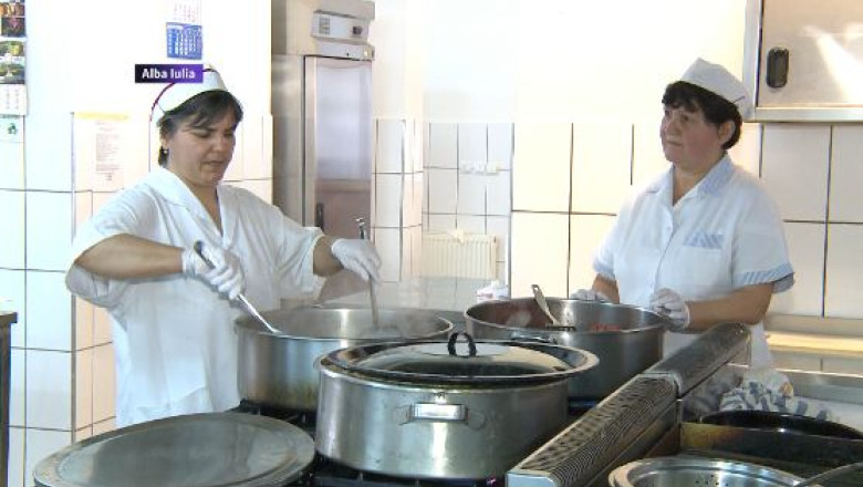 6.000 de portii de mancare de 1 Decembrie, la Alba Iulia Imagine