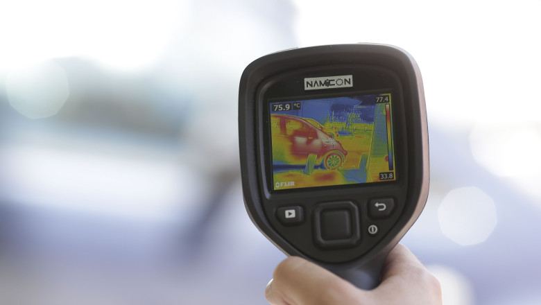 60 de grade Celsius. Masuratorile care arata cum se simte canicula in zonele cu asfalt din Bucuresti Imagine