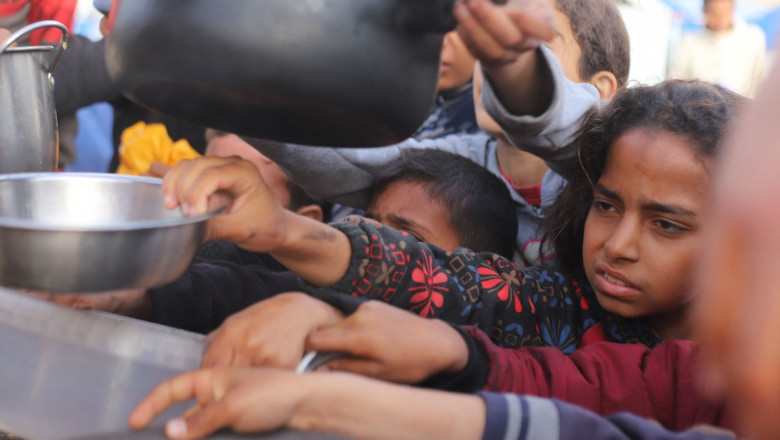 70 de organizatii pentru drepturile omului cer sa fie declarata oficial foamete in Fasia Gaza Imagine