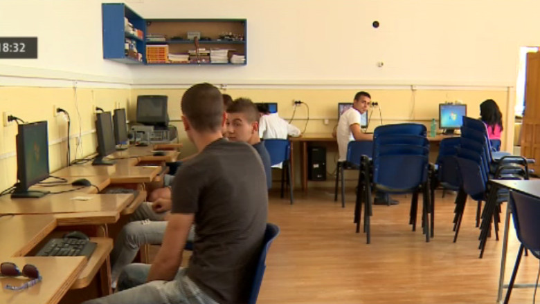 700 de elevi au fost testati in fata calculatorului Imagine