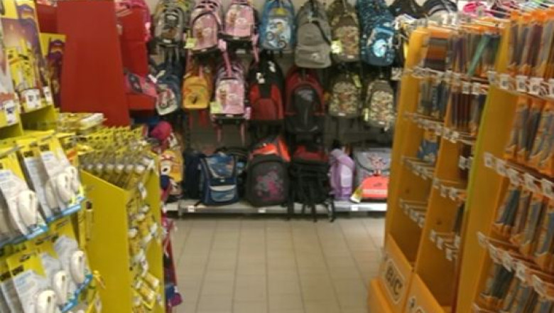 80.000 de copii nevoiasi din Iasi si Vaslui vor incepe scoala fara rechizite, desi banii au ajuns in ambele judete Imagine