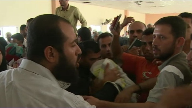 800 de straini, intre care si romani, au facut cereri sa plece din Fasia Gaza Imagine