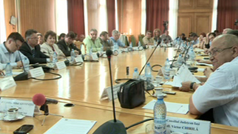 9 firme din Romania si strainatate se bat pentru inchiderea a trei depozite de deseuri din judetul Iasi Imagine