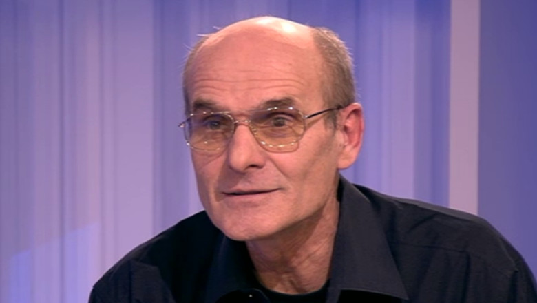 90% dintre elevi, inscrisi la orele de religie. C. T. Popescu: Godporatia BOR creeaza obisnuinte de consum de la varste fragede Imagine