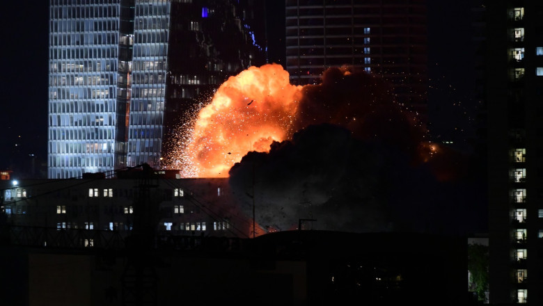 A doua noapte de bombardamente. „Israelul este in razboi” / „Iranul isi rezerva dreptul de a raspunde decisiv” Imagine