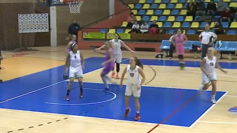 A doua victorie in doua zile. Universitatea Goldis ICIM Arad - SBS Ostrava 71-52 in Cupa Europei Centrale Imagine