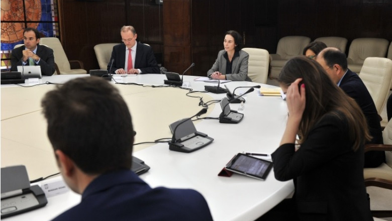 A doua zi de negocieri esuate cu FMI. Fondul cere un deficit de 0,9% din PIB, Guvernul vrea 1,4% Imagine